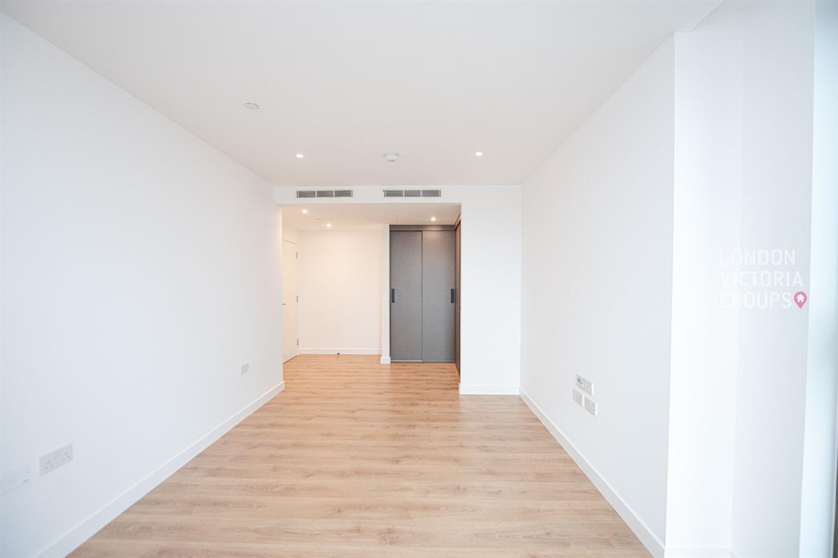 1 bed property in Marsh Wall, London